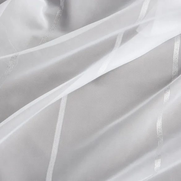 Ezüst csíkos fényáteresztő voile függöny 13186, fehér és ekrü színben rendelhető, 180cm, 260cm 300cm magas